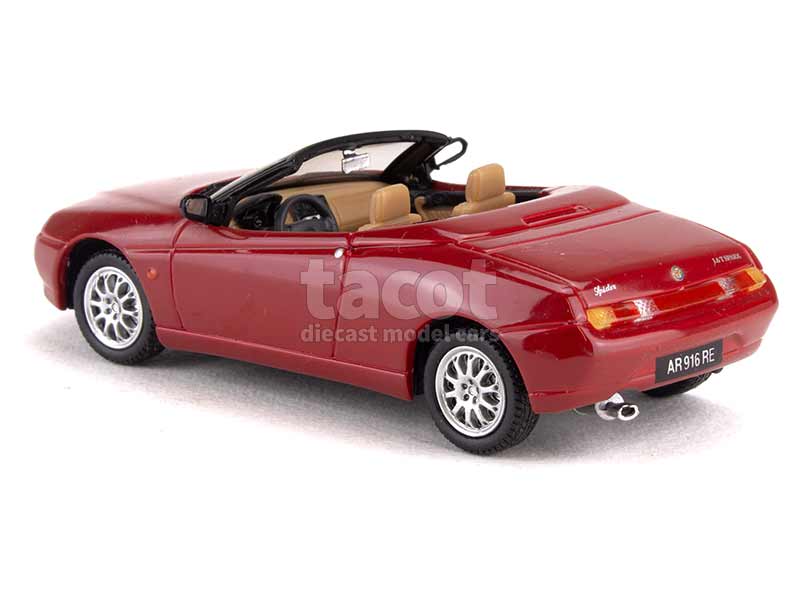 Maisto alfa cheap romeo spider 1995