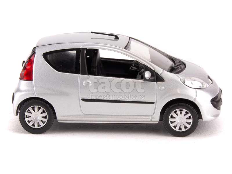 2507 Peugeot 107 3 Doors 2005