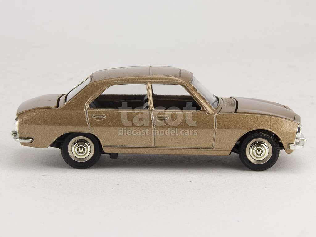 2946 Peugeot 504 Berline