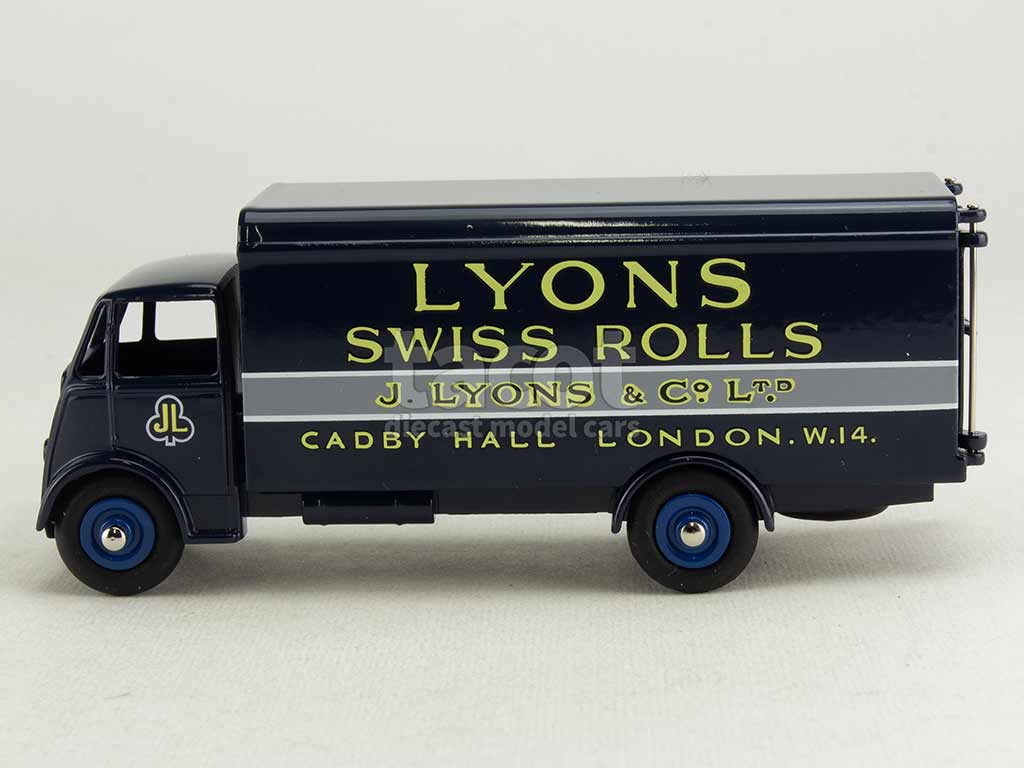 4668 Guy Van Lyons Swiss Rolls