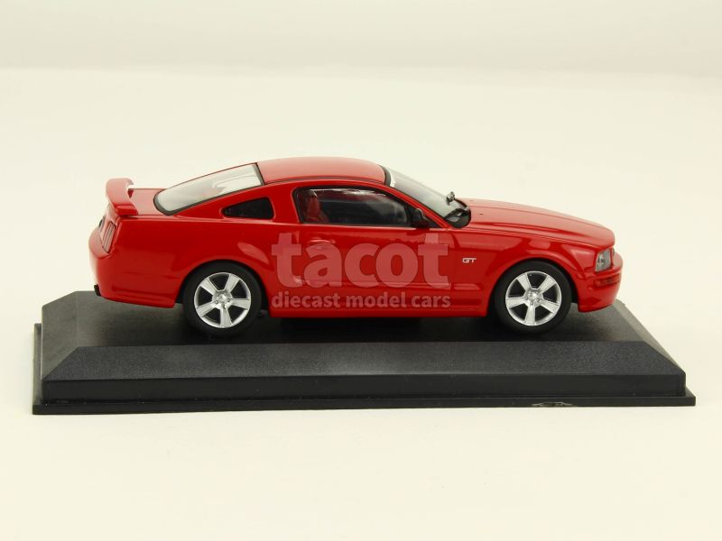 6135 Ford Mustang GT 2005