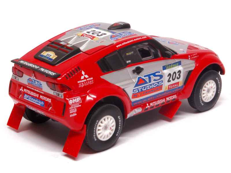 13775 Mitsubishi Pajero Dakar 2004