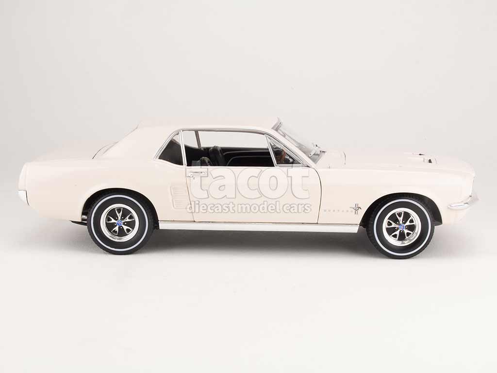 100521 Ford Mustang Coupé She Country 1967