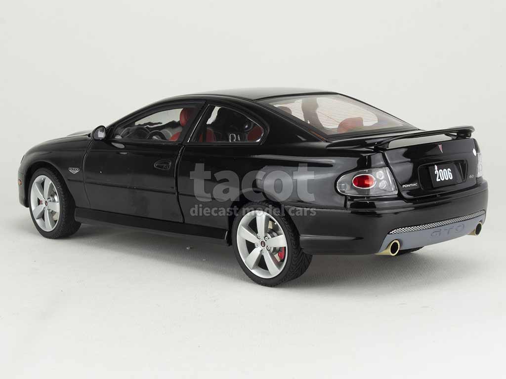 100862 Pontiac GTO 2006