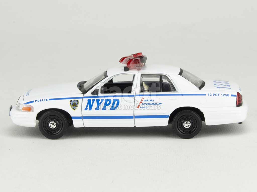 100881 Ford Crown Victoria Police Quanticos 2003