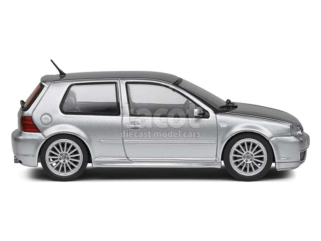 101204 Volkswagen Golf IV R32 2003