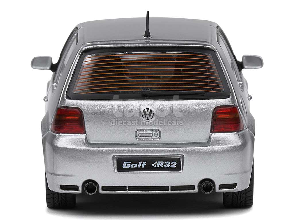 101204 Volkswagen Golf IV R32 2003