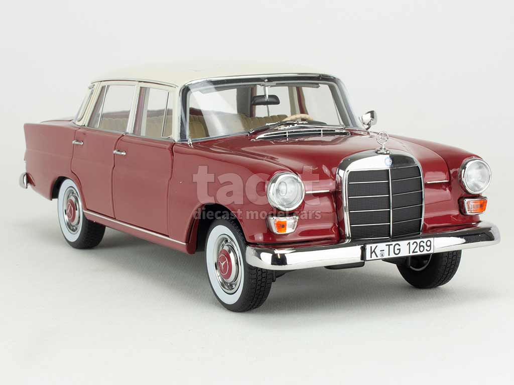 101560 Mercedes 200 Sedan/ W110 1966