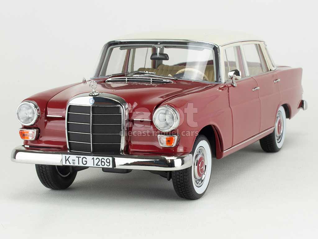 101560 Mercedes 200 Sedan/ W110 1966