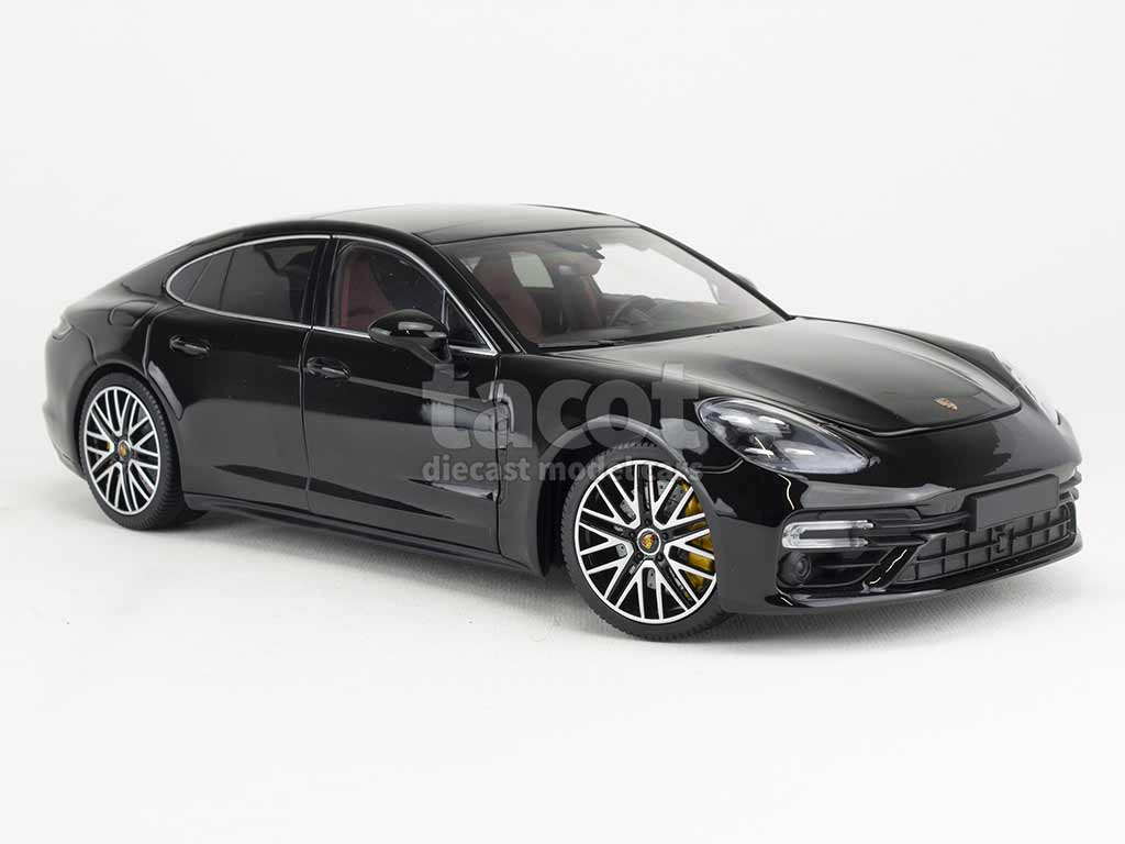 101709 Porsche Panamera Turbo S 2020