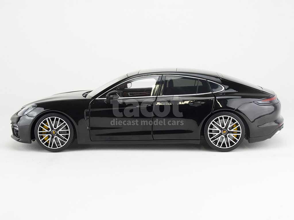 101709 Porsche Panamera Turbo S 2020