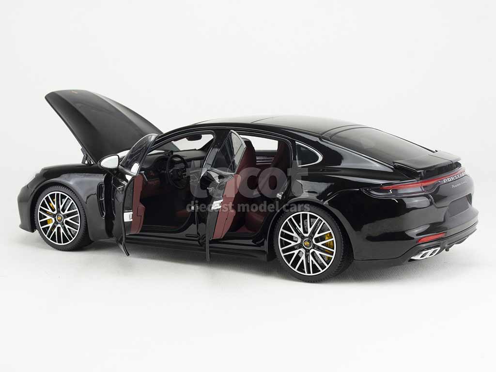 101709 Porsche Panamera Turbo S 2020