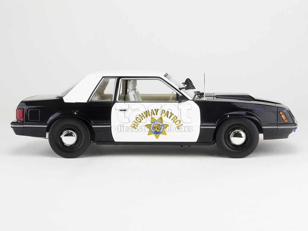 102066 Ford Mustang SSP Police 1982