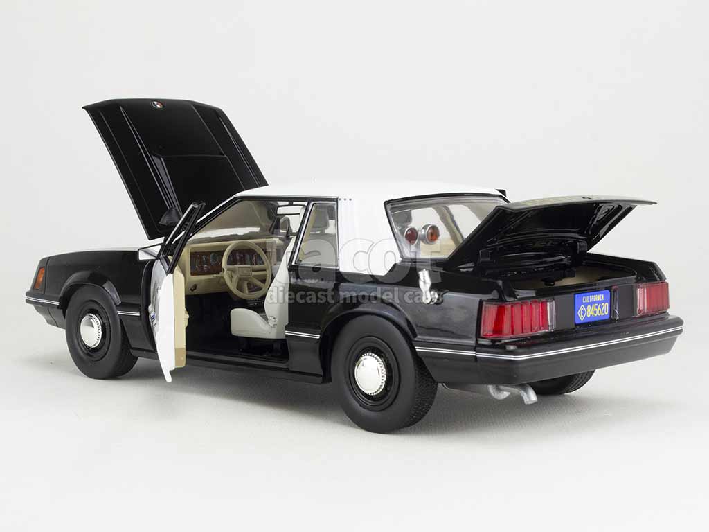 102066 Ford Mustang SSP Police 1982