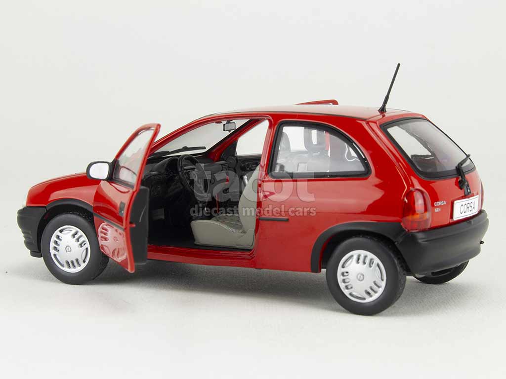 Opel - Corsa B 1993 - Whitebox - 1/24 - Autos Miniatures Tacot