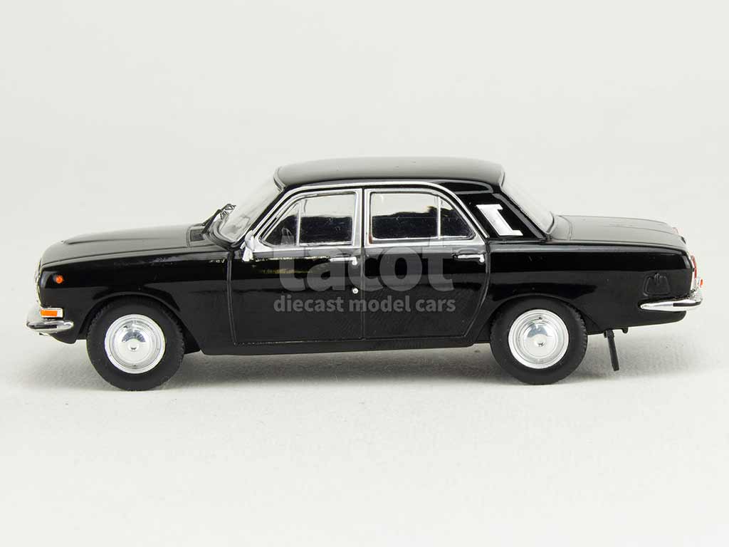 102249 GAZ Volga M24 1970