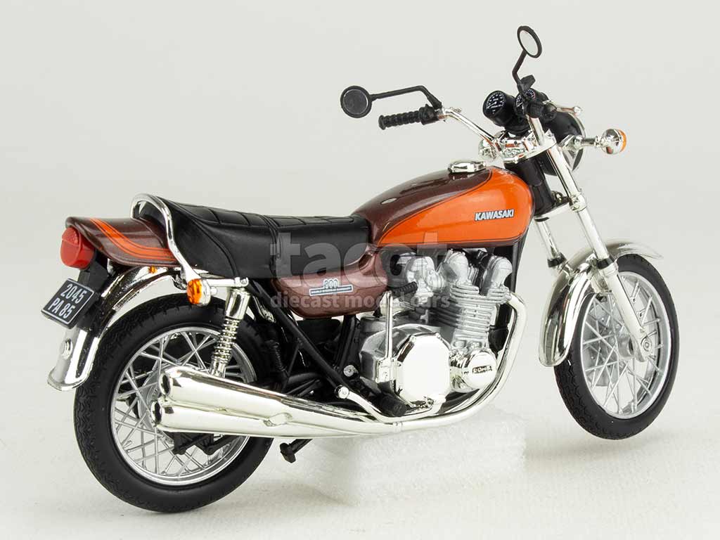 Kawasaki Z900 1973 Brown and Orange 1:18