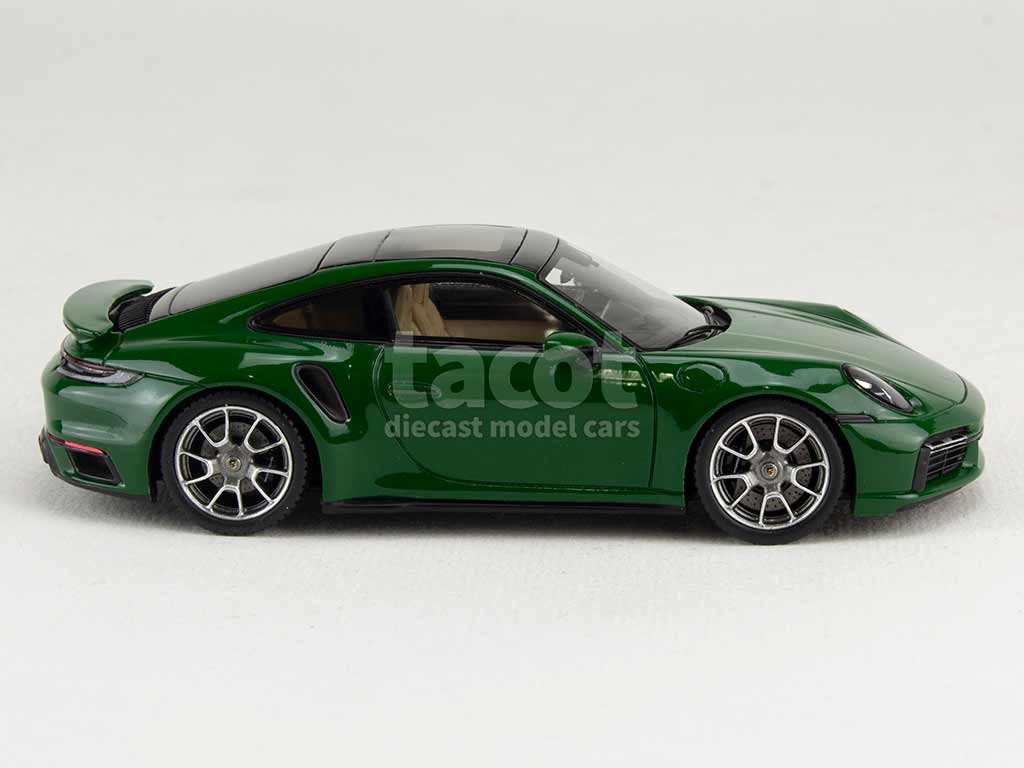 102447 Porsche 911/992 Turbo S 2023