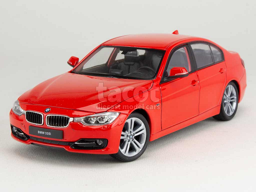 102656 BMW 335i/ F30 2012