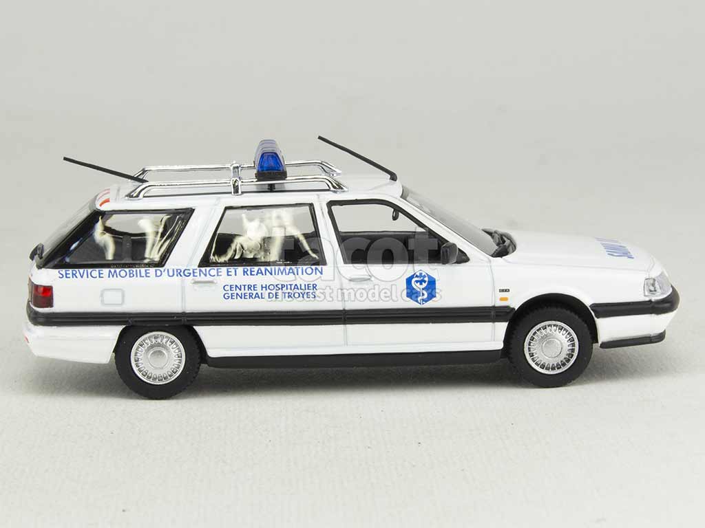 103240 Renault R21 Nevada Ambulance 1991