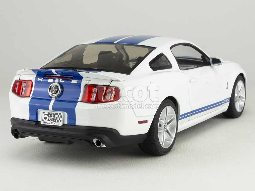 103651 Ford Mustang Shelby GT500 2011