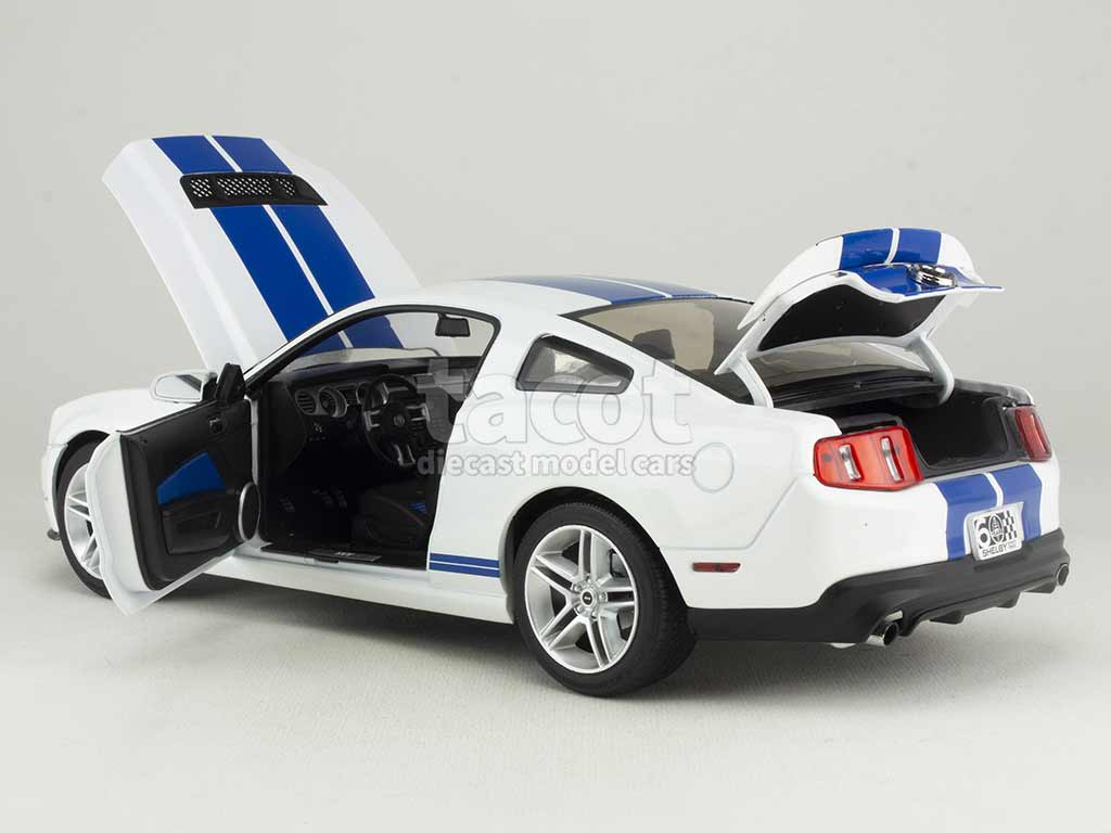 103651 Ford Mustang Shelby GT500 2011