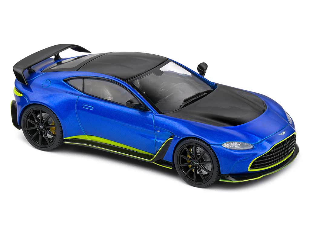 103674 Aston Martin Vantage V12 2023