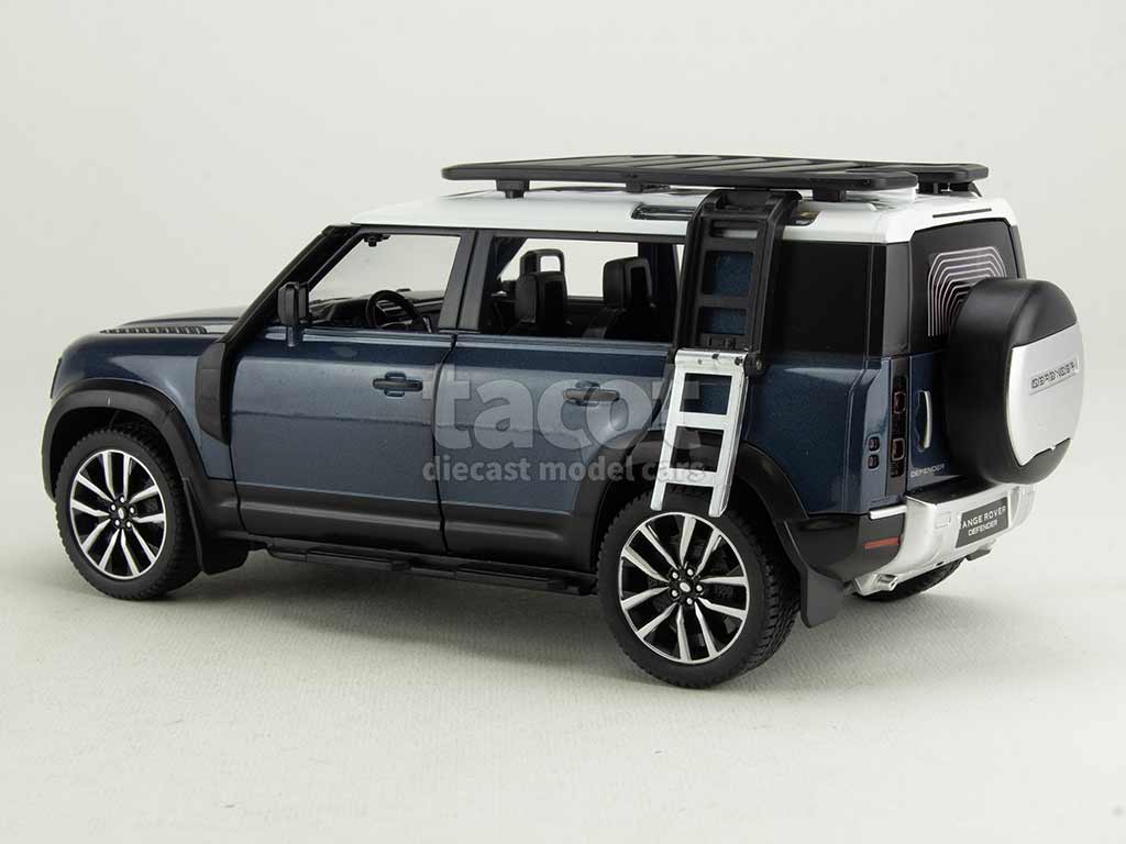 104027 Land Rover Defender 110