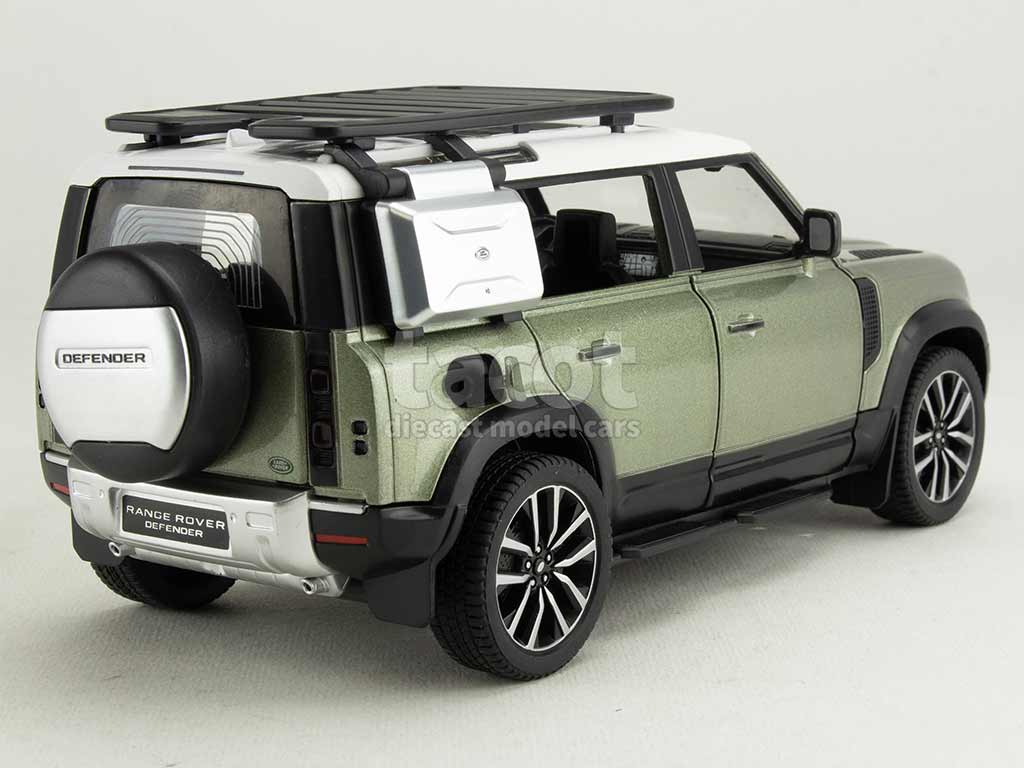 104028 Land Rover Defender 110