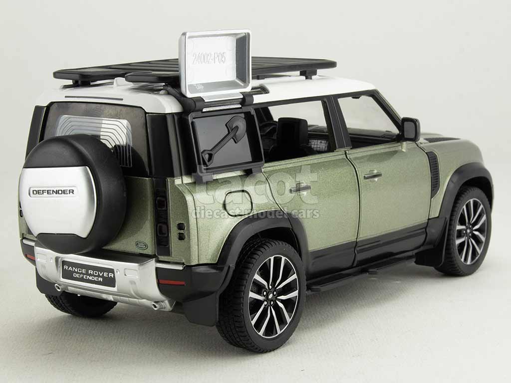 104028 Land Rover Defender 110