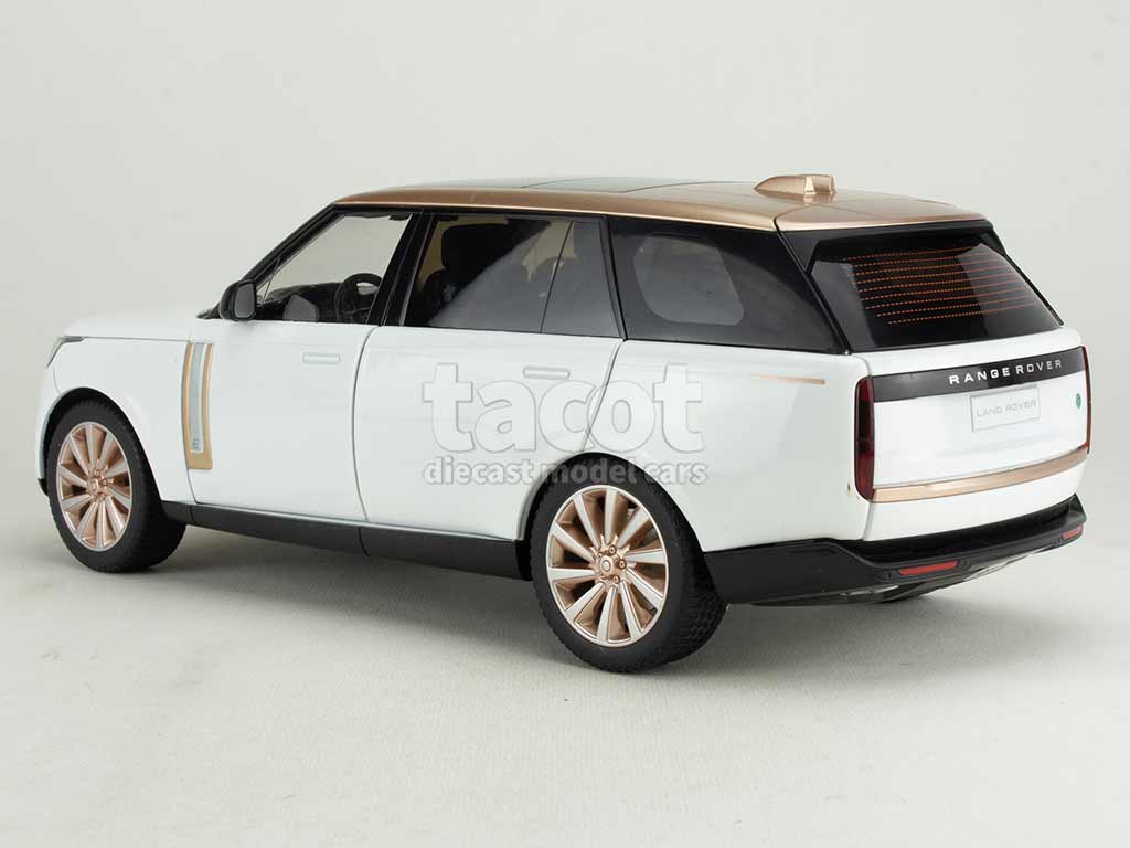 104035 Land Rover New Range Rover SV 2022