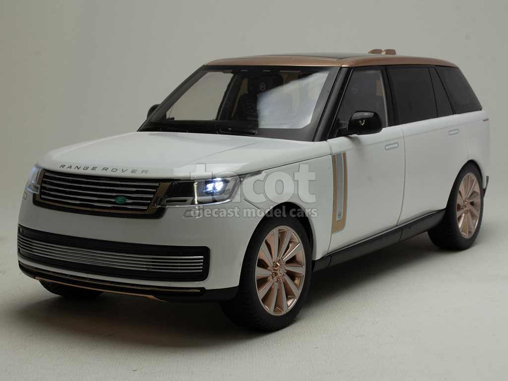 104035 Land Rover New Range Rover SV 2022