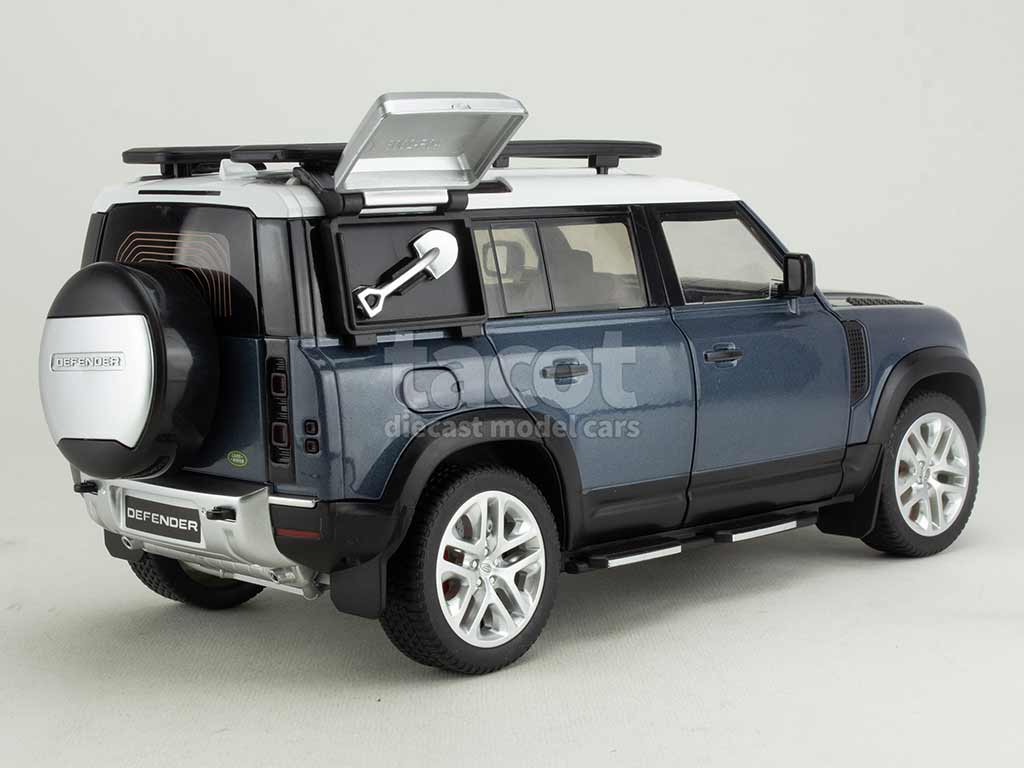 104036 Land Rover Defender 110