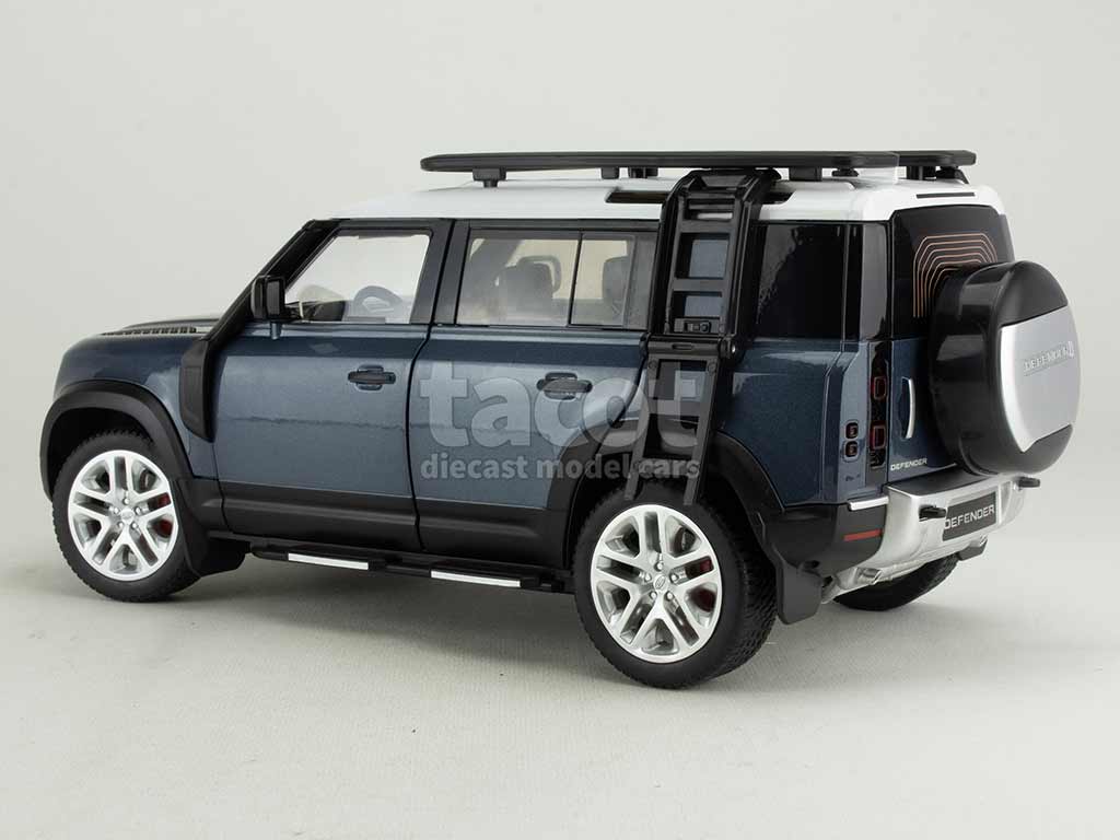 104036 Land Rover Defender 110