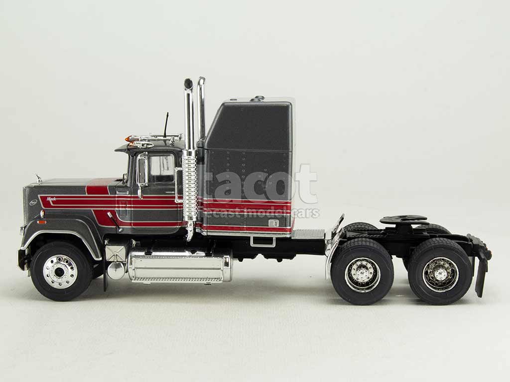 104067 Mack Magnum Superliner Tracteur 1985