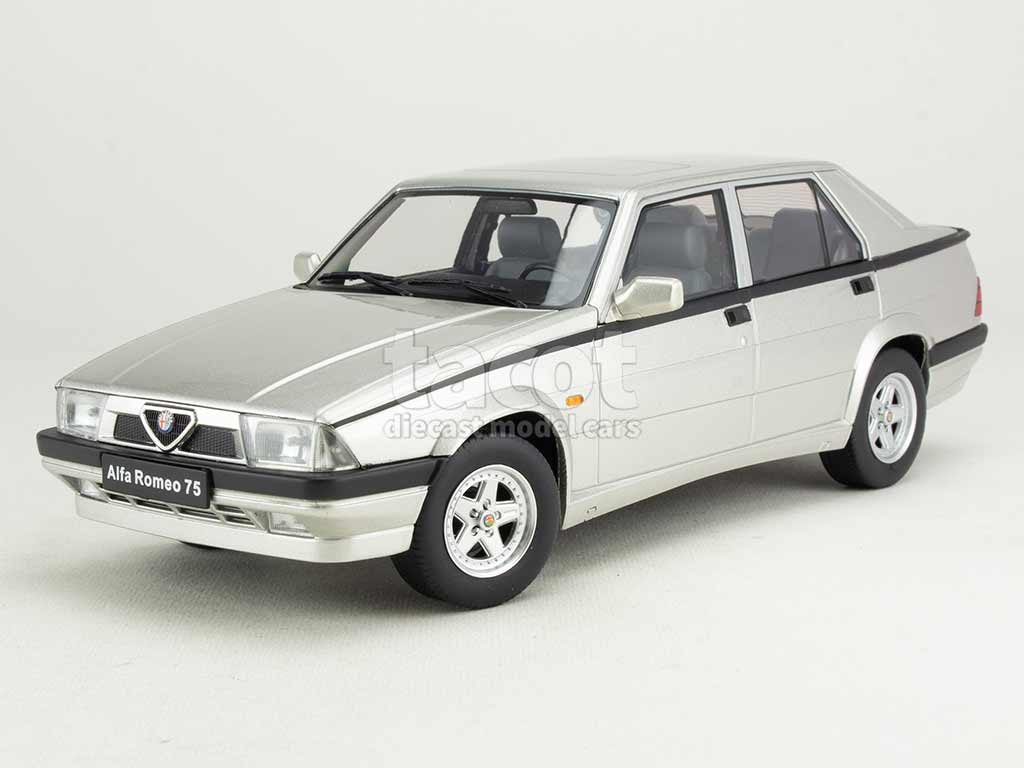 104300 Alfa Romeo 75 1988