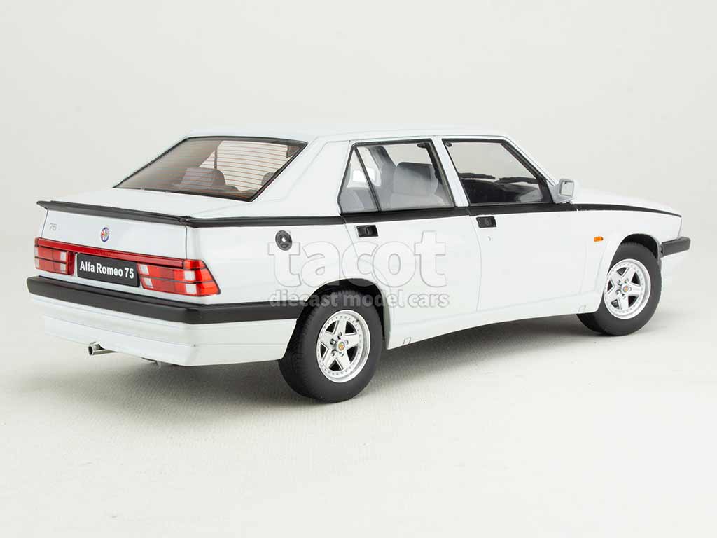 104302 Alfa Romeo 75 1988