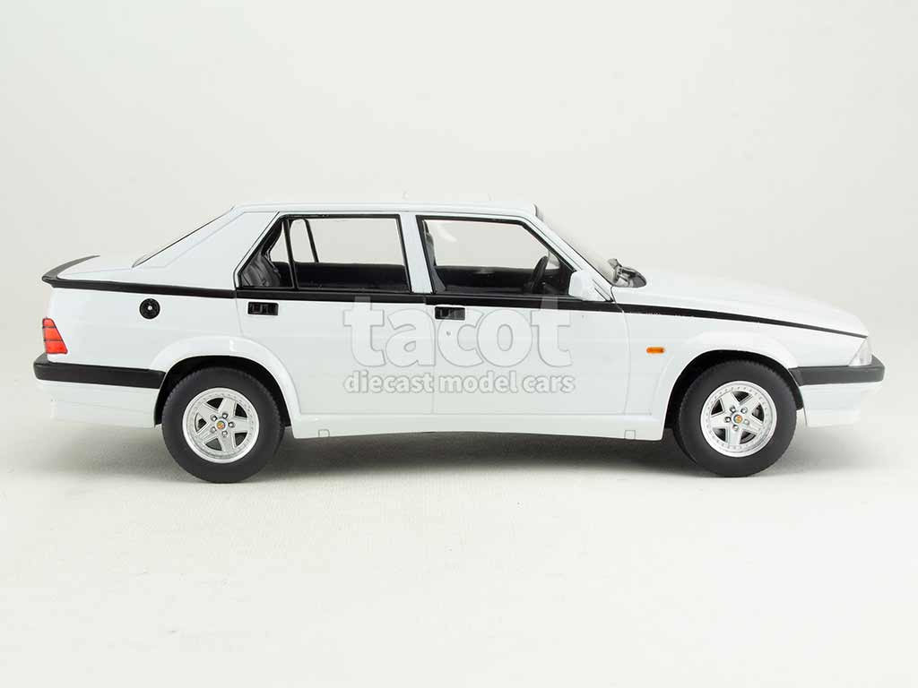 104302 Alfa Romeo 75 1988