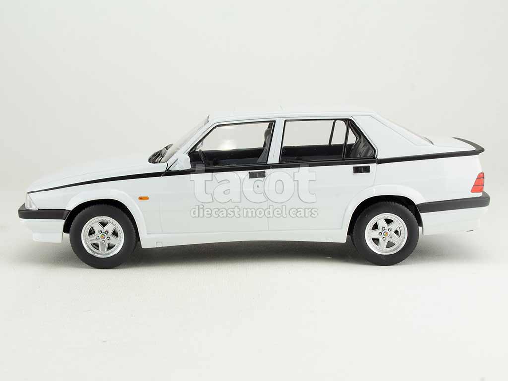 104302 Alfa Romeo 75 1988