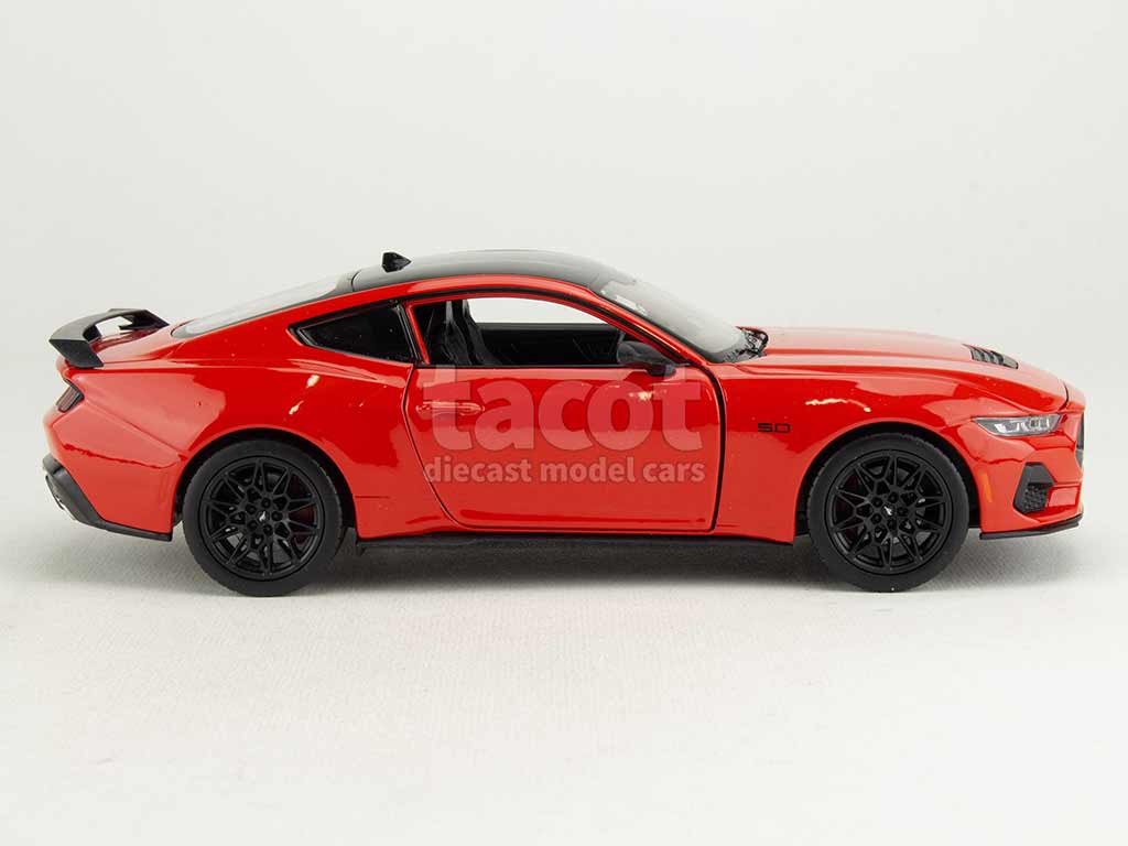 104309 Ford Mustang GT 2024