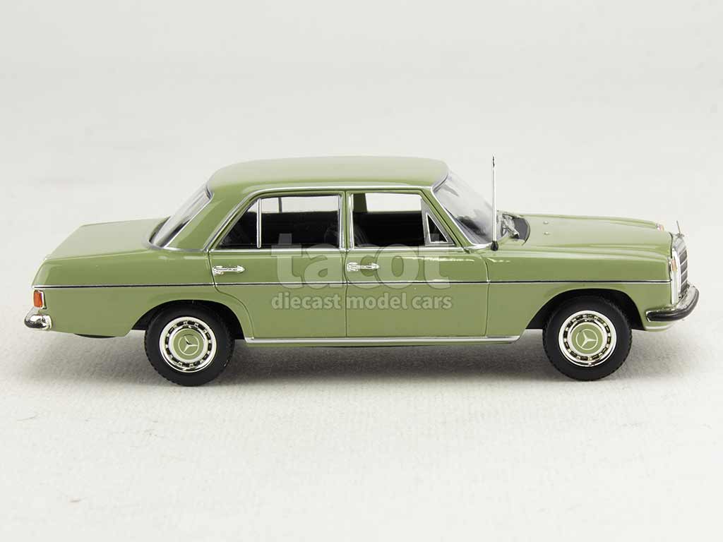 104323 Mercedes 200/8 /W115 1968