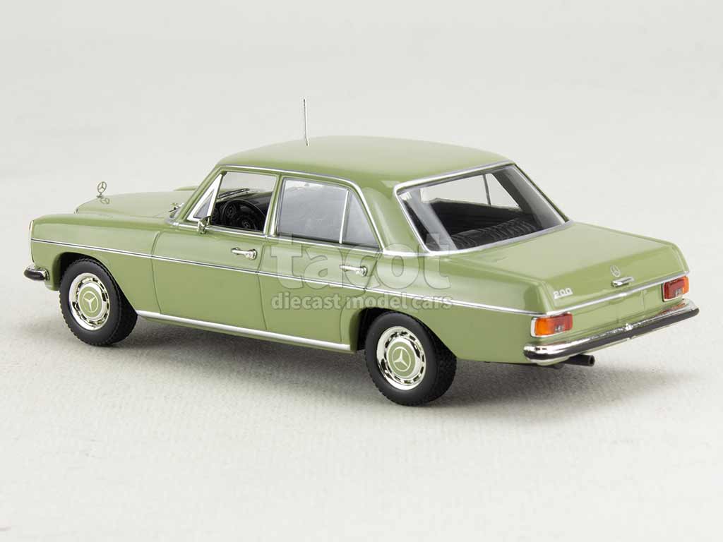 104323 Mercedes 200/8 /W115 1968