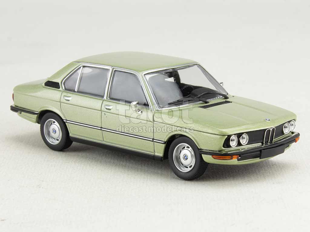 104325 BMW 520 1972