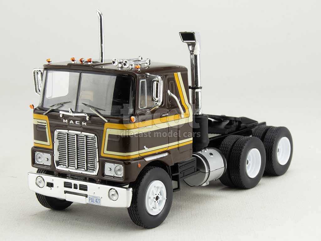 104372 Mack Serie F Tracteur 1977