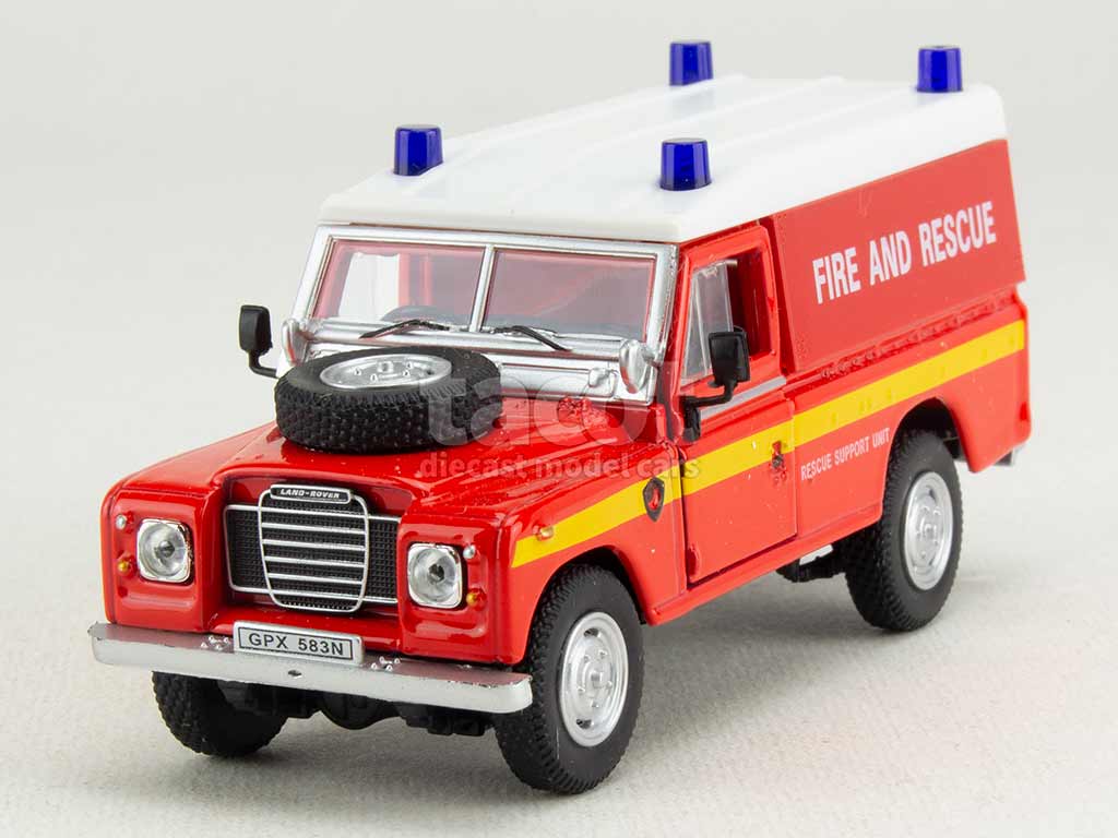 104459 Land Rover 109 Series III Pompiers