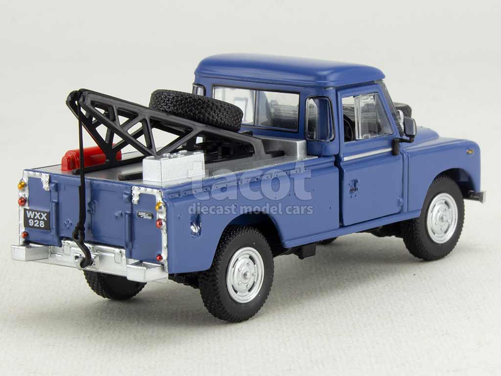 104460 Land Rover 109 Series III Pick-Up Dépanneuse