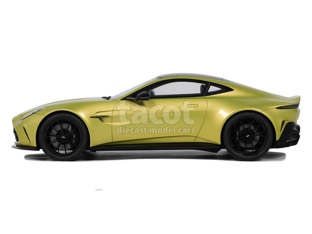 104515 Aston Martin New Vantage 2024