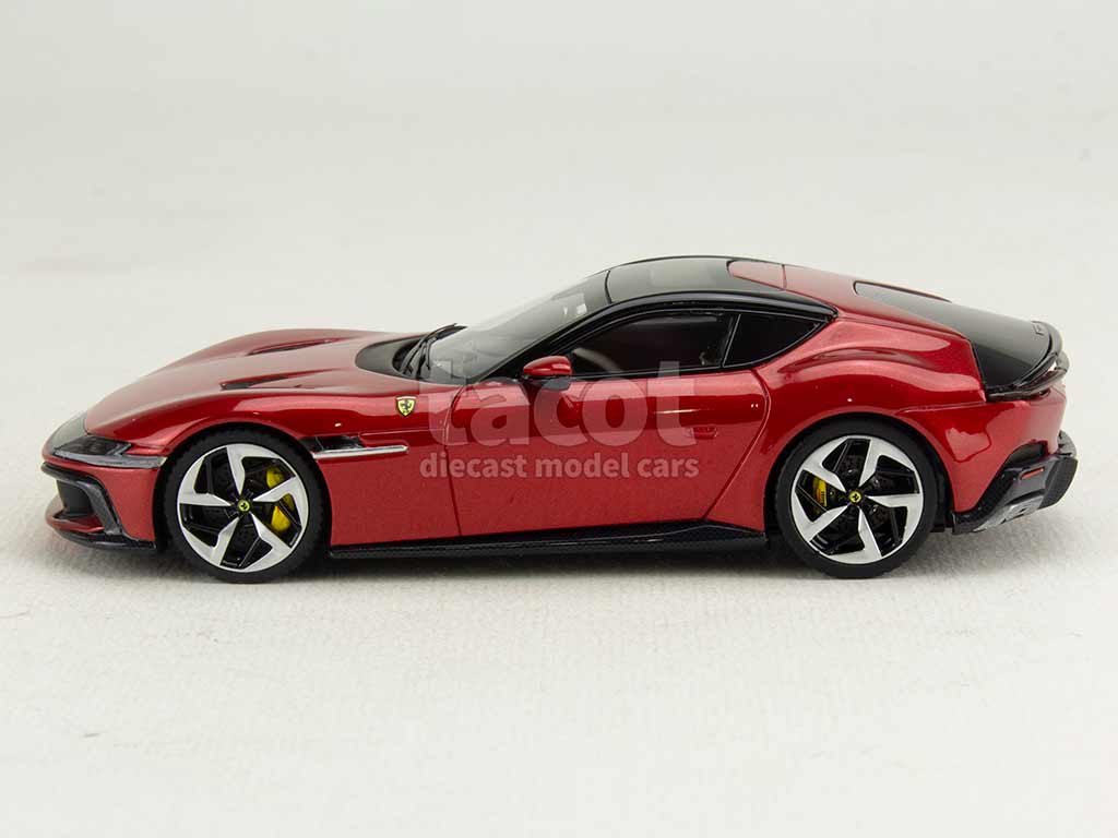 104614 Ferrari 12Cilindri 2024