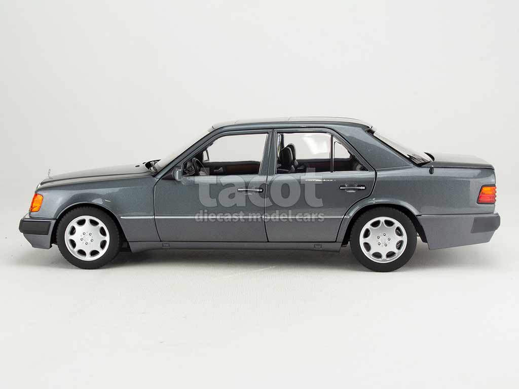 104617 Mercedes 500 E/ W124 1990