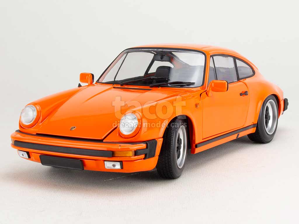 104660 Porsche 911 Carrera 3.2 Coupé 1983